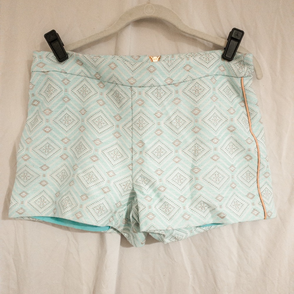 Barely worn Sail to Sable shorts size 8
